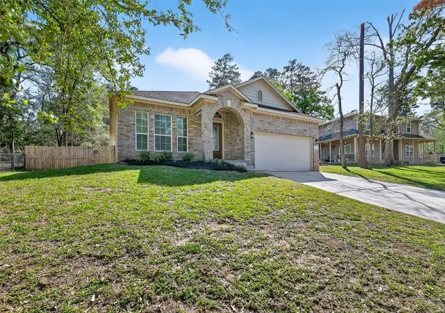 Photo 2 of Single family home for sale at 9006 San Saba Way, Willis, TX 77378 | MLS# 32838653 | Listing updated on 2026-08-23