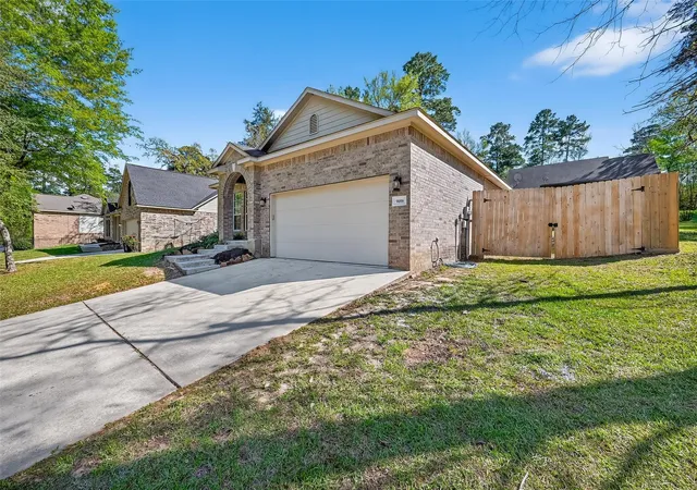 Photo 3 of Single family home for sale at 9006 San Saba Way, Willis, TX 77378 | MLS# 32838653 | Listing updated on 2026-08-23