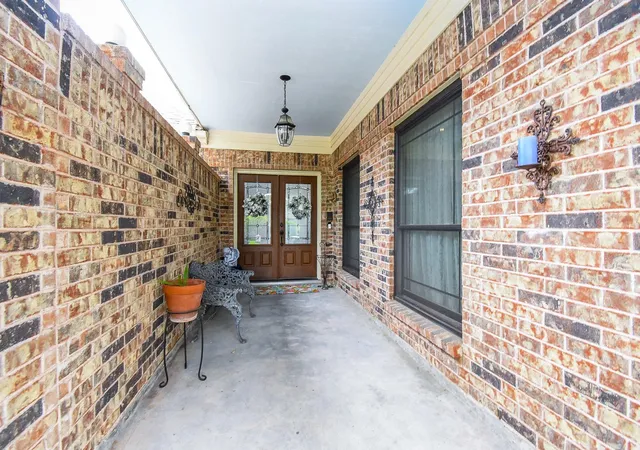 Photo 4 of Single family home for sale at 1023 Cardinal Ave, Sugar Land, TX 77478 | MLS# 14088011 | Listing updated on 2026-09-09