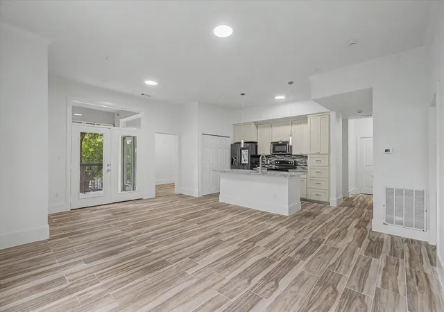 3rd image of 300Th St Joseph Pkwy, Houston, TX 77002