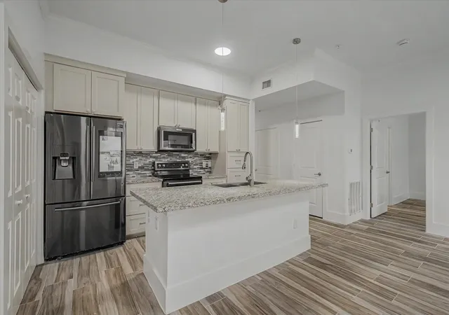 5th image of 300Th St Joseph Pkwy, Houston, TX 77002