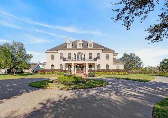 Photo 3 of Sale Pending at 3622 River Forest Dr, Richmond, TX 77406 | MLS# 42864156 | Listing updated on 2026-09-18