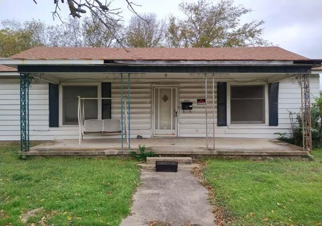 Photo 1 of Single family home for sale at 1302 S 23rd Street, Temple, TX 76504 | MLS# 50592573 | Listing updated on 2026-09-03