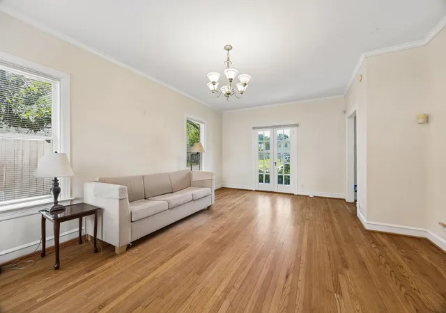 Photo 3 of Single family home for sale at 2230 Sul Ross St, Houston, TX 77098 | MLS# 91290871 | Listing updated on 2026-09-06