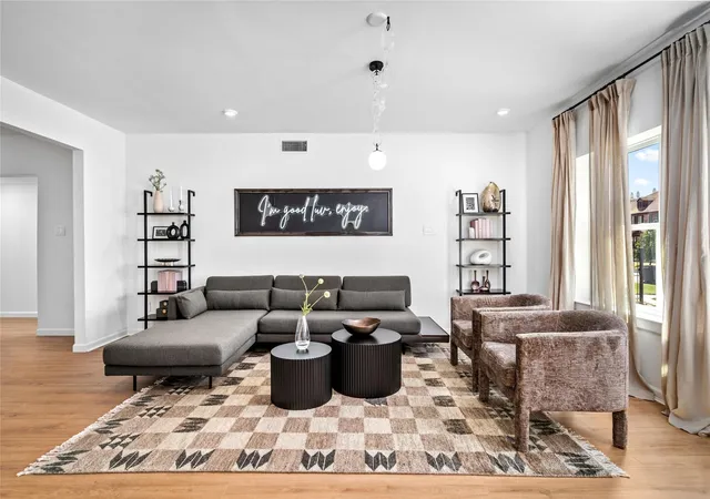 5th image of 2901 Cleburne St, Houston, TX 77004 | MLS# 71655856