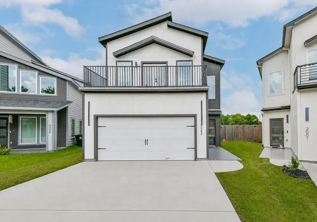 Photo 1 of Sale Pending at 9202 Buffum St, Houston, TX 77051 | MLS# 79724220 | Listing updated on 2026-07-31