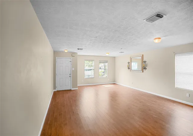 4th image of 1006 Stillgate Ct Ct, Spring, TX 77373 | MLS# 76477589