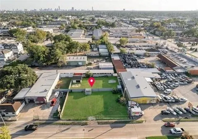 Photo 3 of Land for sale at 7811 Hammerly Blvd, Houston, TX 77055 | MLS# 31848652 | Listing updated on 2026-05-31