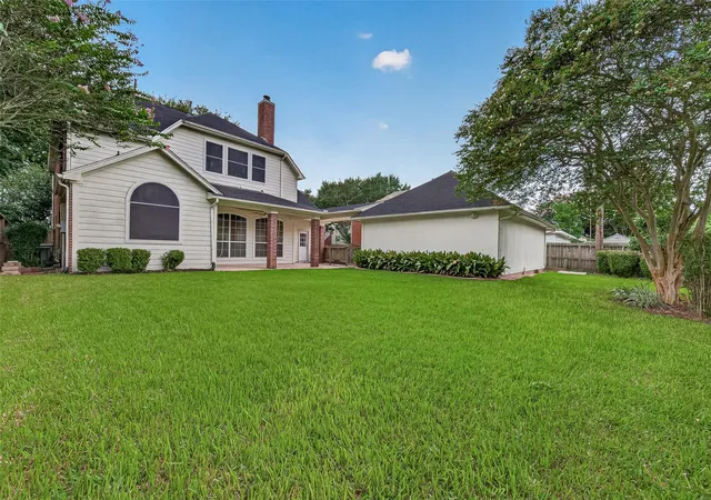 49th image of 2202 Plantation Bend Dr, Sugar Land, TX 77478 | MLS# 60489320