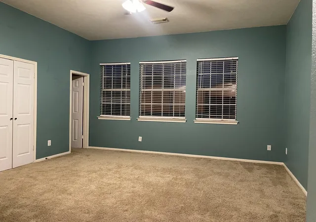 5th image of 2202 Plantation Bend Dr, Sugar Land, TX 77478 | MLS# 60489320