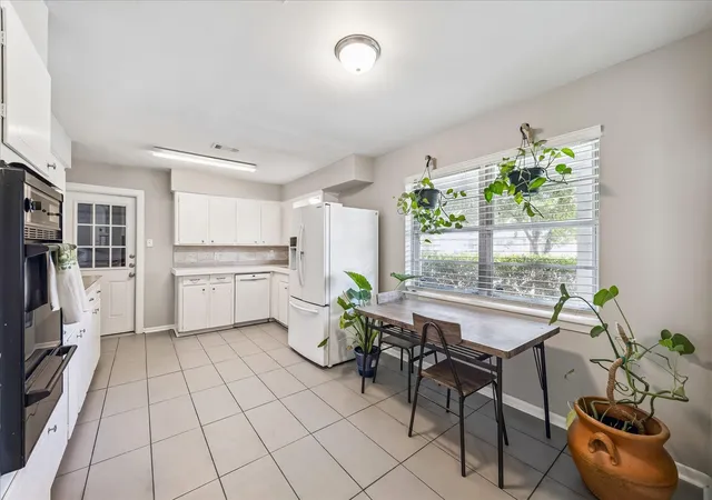 3rd image of 5811 Spruce Forest Dr, Houston, TX 77092 | MLS# 50633979
