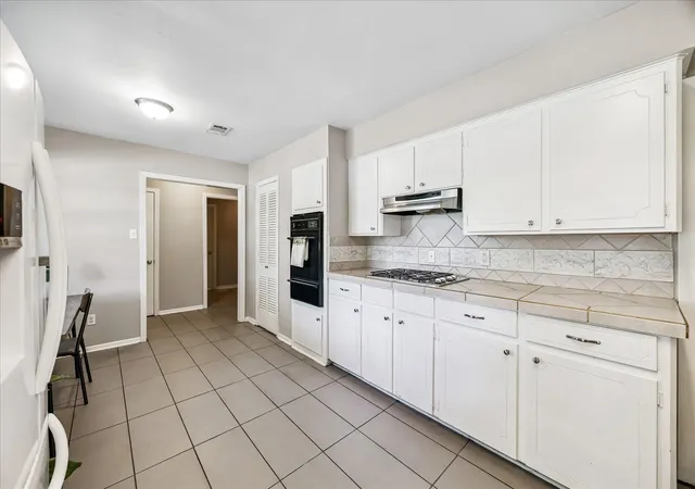 4th image of 5811 Spruce Forest Dr, Houston, TX 77092 | MLS# 50633979