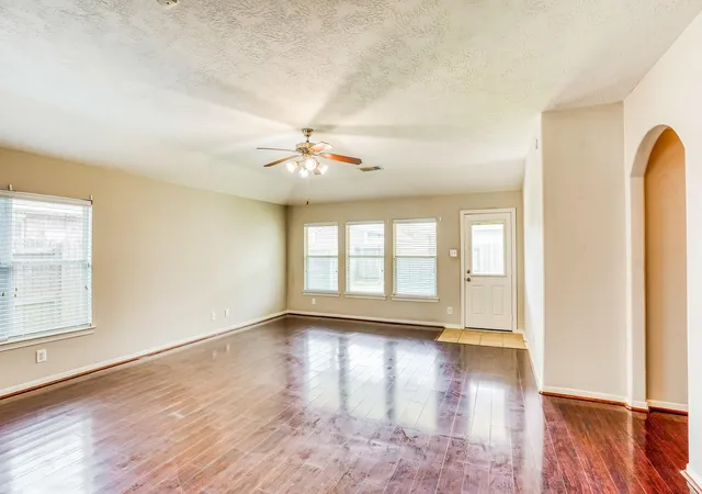 3rd image of 856 Grassy Knoll Trl, La Marque, TX 77568 | MLS# 56143220