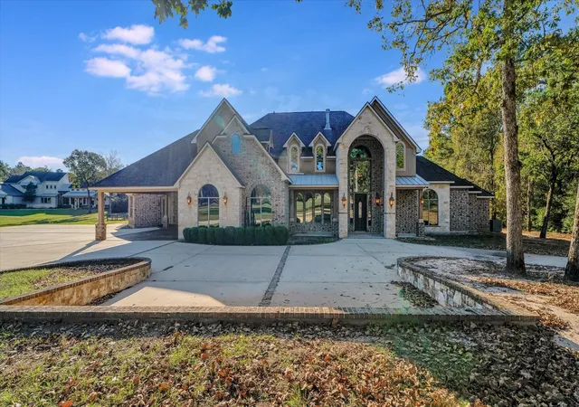 Photo 2 of Mansion for sale at 8071 Stacy Diane Dr, Montgomery, TX 77316 | MLS# 11925862 | Listing updated on 2026-07-27