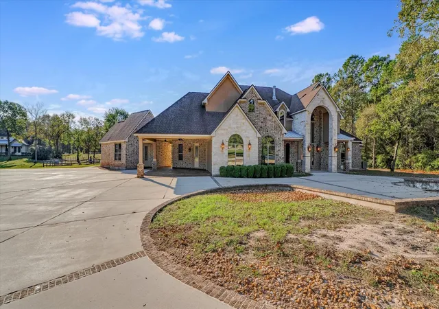 Photo 2 of Single family home for sale at 8071 Stacy Diane Dr, Montgomery, TX 77316 | MLS# 11925862 | Listing updated on 2026-07-27