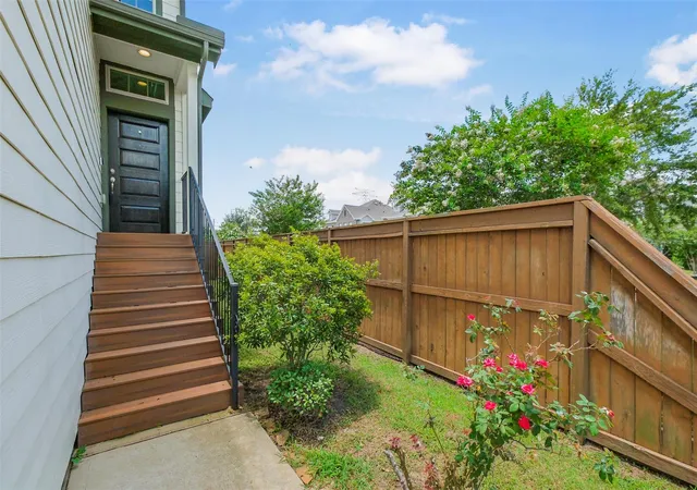 Photo 3 of Townhouse for sale at 2547 Bordelon Ln, Missouri City, TX 77459 | MLS# 41374802 | Listing updated on 2026-08-25