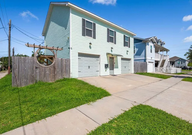Photo 3 of Single family home for sale at 2203 56th Street, Galveston, TX 77551 | MLS# 18605288 | Listing updated on 2026-08-25