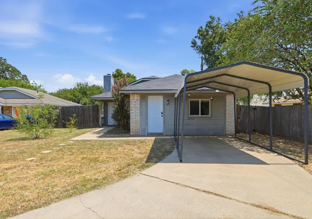 Photo 2 of Single family home for sale at 3113 Larkspur Cir, College Station, TX 77845 | MLS# 8298616 | Listing updated on 2026-09-28