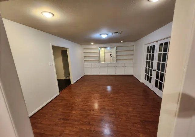 1st image of 8403 Mullins Dr, Houston, TX 77096 | MLS# 65296300