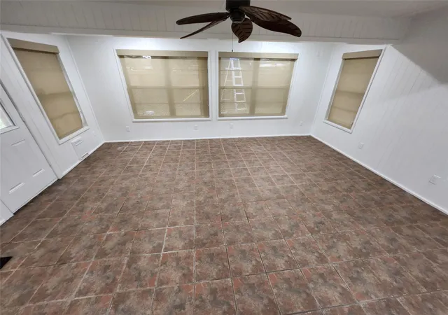 5th image of 8403 Mullins Dr, Houston, TX 77096 | MLS# 65296300