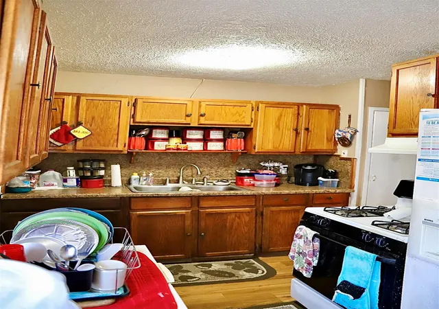 5th image of 5011 Northridge Dr, Houston, TX 77033 | MLS# 46640060