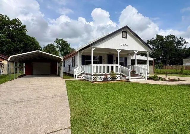 2nd image of 2106 35th, Orange, TX 77630 | MLS# 59224709