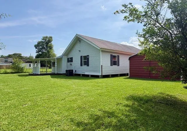 4th image of 2106 35Th, Orange, TX 77630 | MLS# 59224709