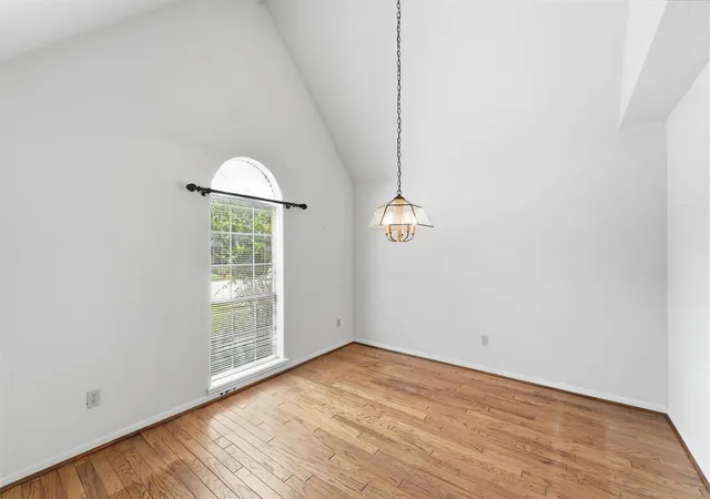 4th image of 1013 Glenshannon Ave, Friendswood, TX 77546 | MLS# 49191164