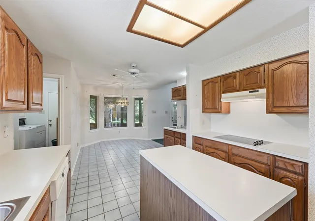 5th image of 1013 Glenshannon Ave, Friendswood, TX 77546 | MLS# 49191164