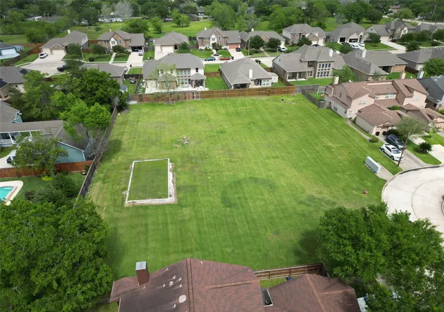 2nd image of 540 Birdsong Dr, League City, TX 77573 | MLS# 51508564