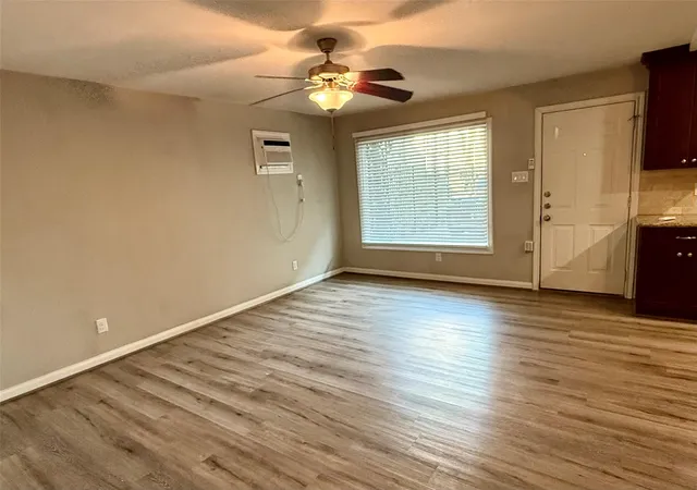 3rd image of 808 W Main St, Houston, TX 77006 | MLS# 18133565