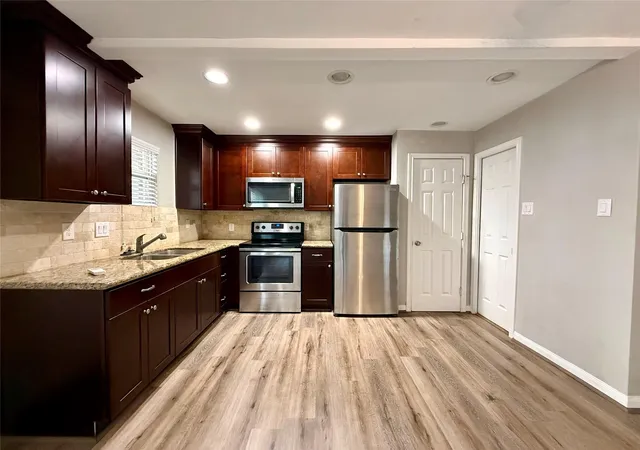 4th image of 808 W Main St, Houston, TX 77006 | MLS# 18133565