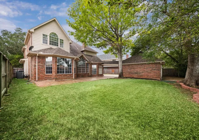 34th image of 2715 Oakland Dr, Sugar Land, TX 77479 | MLS# 22540425