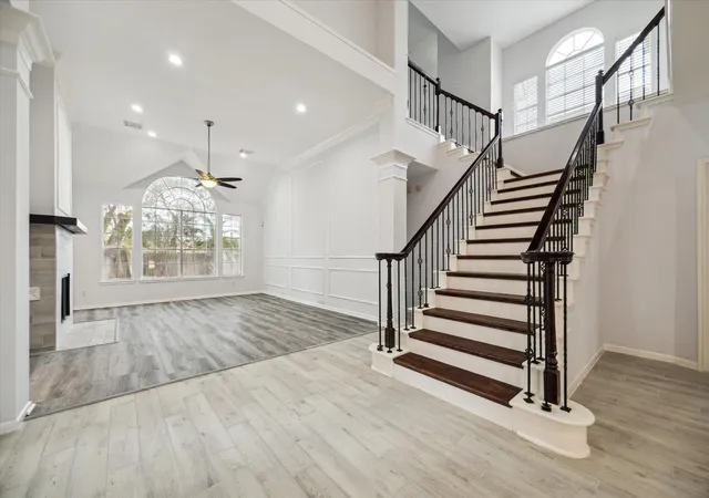 3rd image of 2715 Oakland Dr, Sugar Land, TX 77479 | MLS# 22540425