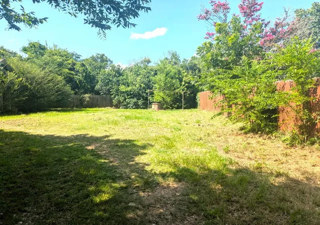 Homes for sale in San Augustine, TX | 303 E Livingston St, San Augustine, TX 75972 | MLS# 27082940