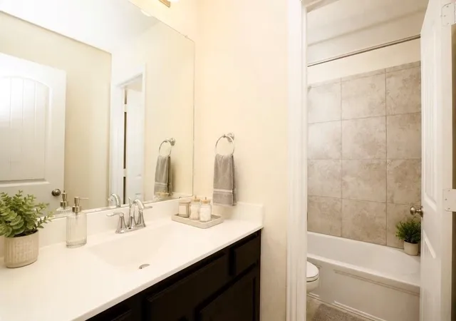 Photo 4 of Single family home for sale at 3642 Pasteur Ln, Rosharon, TX 77583 | MLS# 12727613 | Listing updated on 2026-09-12