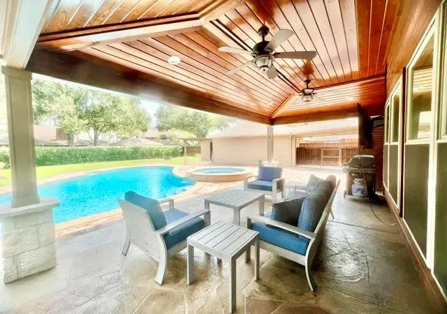 Photo 3 of Sale Pending at 2030 Town Hill Dr, Houston, TX 77062 | MLS# 17744619 | Listing updated on 2026-09-11