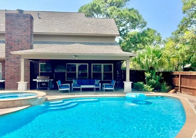 Photo 3 of Sale Pending at 2030 Town Hill Dr, Houston, TX 77062 | MLS# 17744619 | Listing updated on 2026-09-11