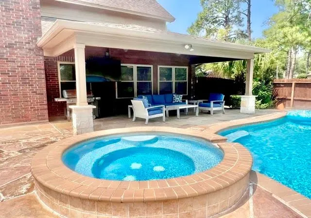 Photo 4 of Sale Pending at 2030 Town Hill Dr, Houston, TX 77062 | MLS# 17744619 | Listing updated on 2026-09-11