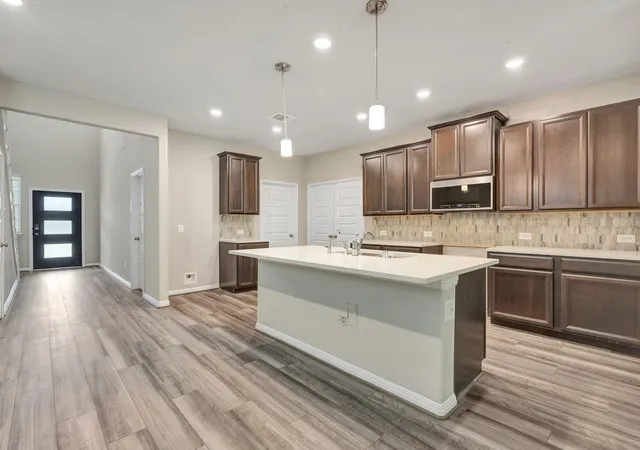 Photo 3 of Sale Pending at 5723 Adamite Way, Houston, TX 77048 | MLS# 31754542 | Listing updated on 2026-07-23