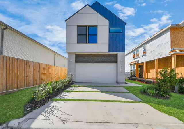 Photo 1 of Single family home for sale at 2222 Via Isa Ln, Houston, TX 77051 | MLS# 4452518 | Listing updated on 2026-09-18
