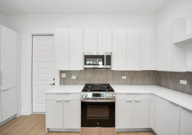 Photo 3 of Single family home for sale at 2222 Via Isa Ln, Houston, TX 77051 | MLS# 4452518 | Listing updated on 2026-09-18