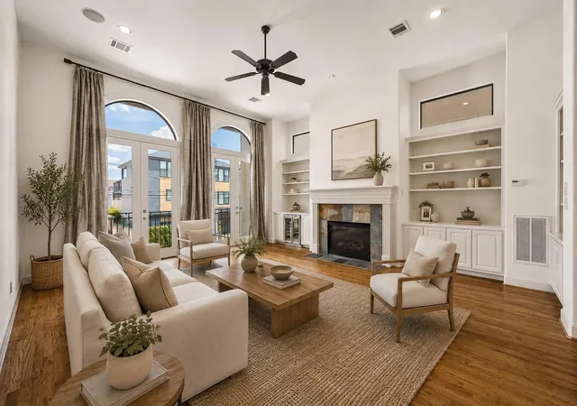 4th image of 5817 Feagan St, Houston, TX 77007 | MLS# 89001643