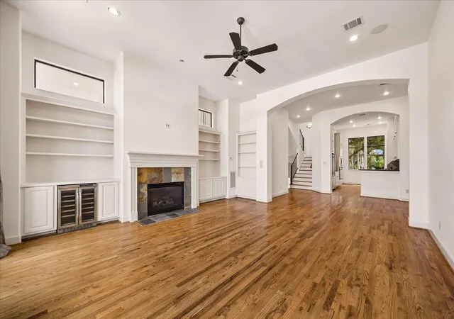 5th image of 5817 Feagan St, Houston, TX 77007 | MLS# 89001643