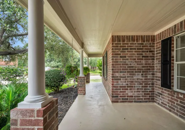 Photo 4 of Sale Pending at 908 Victoria Lakes Dr, Katy, TX 77493 | MLS# 62238774 | Listing updated on 2026-10-08