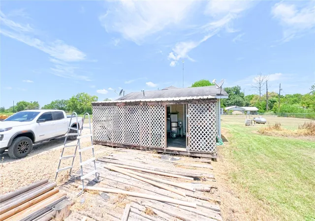 14th image of 1520 Hilltop Rd, East Bernard, TX 77435 | MLS# 10296982