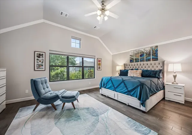 Photo 4 of Single family home for sale at 832b W 26th Street, Houston, TX 77008 | MLS# 30339741 | Listing updated on 2026-09-17