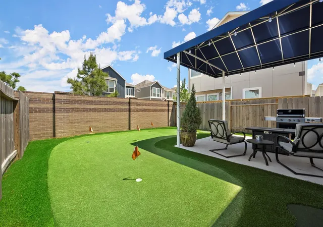 Photo 1 of Single family home for sale at 9904 Smokehouse Silo Ln, Houston, TX 77080 | MLS# 53736001 | Listing updated on 2026-09-20