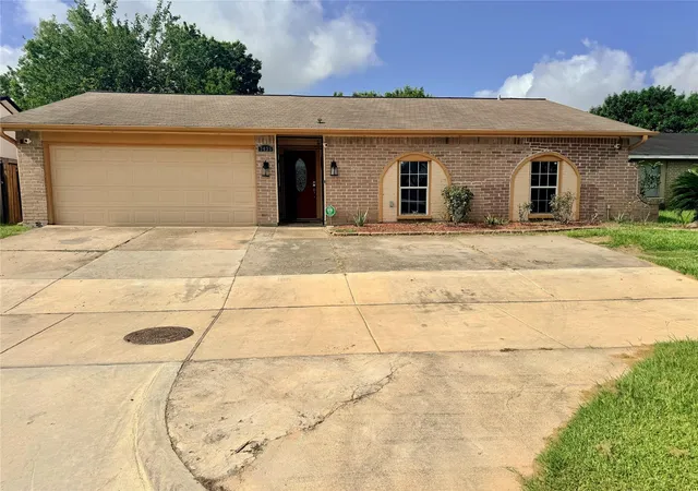 Homes for sale in Houston, TX | 7435 W Fuqua Dr, Houston, TX 77489 | MLS# 35416486