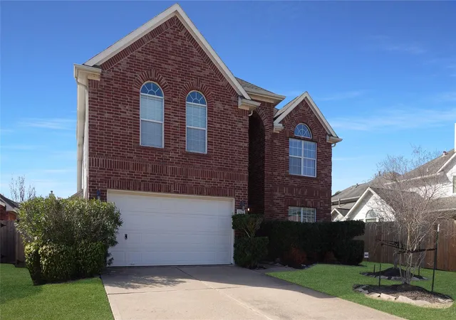 Homes for sale in Pearland, TX | 2202 Drake Falls Dr, Pearland, TX 77584 | MLS# 53512846